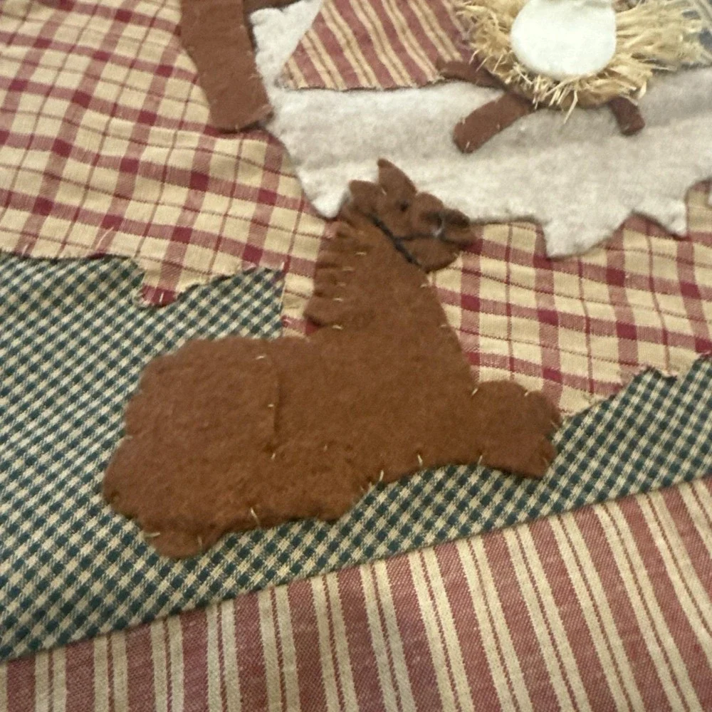 Christmas Quilt Nativity Scene 25